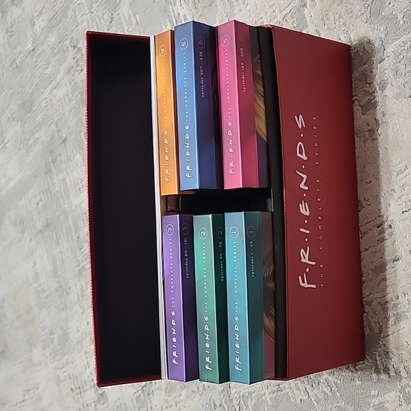 Friends complete series box set - Picture 2 of 5
